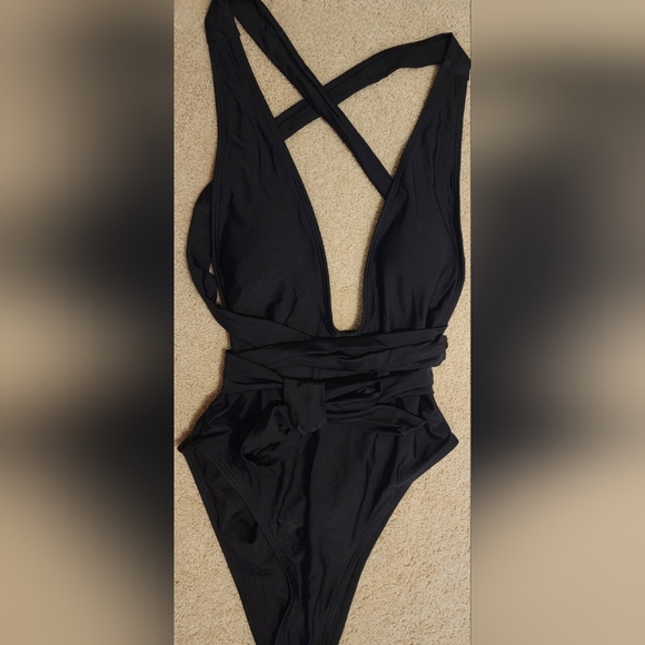 Sexy One Piece Black Multi-way Swimsuit Women's Size Small - Picture 7 of 9